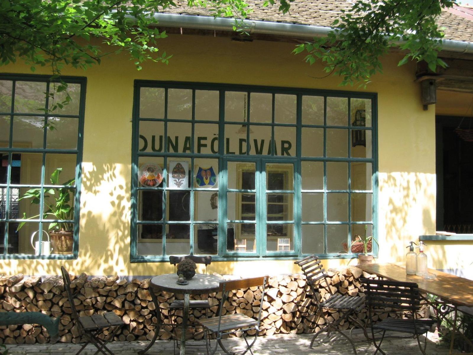Rozmaringos Udvarház Dunafoldvar Exterior foto